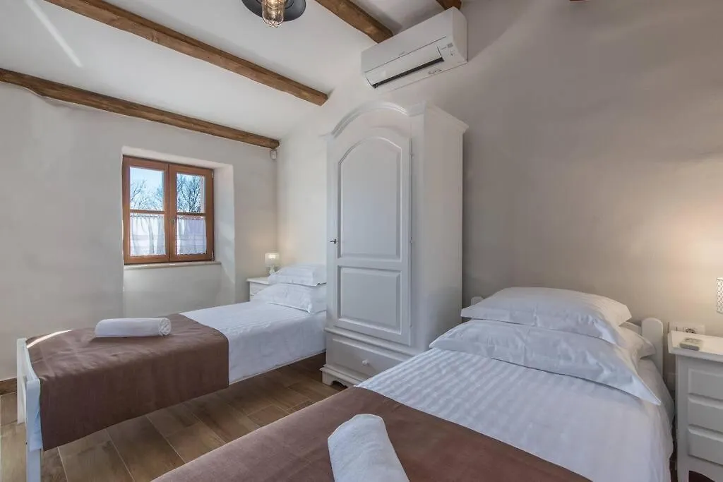 Heritage Villa Croc Buje